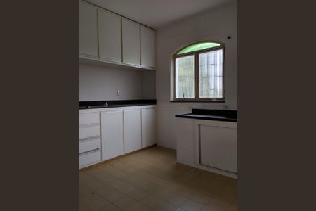 Cozinha de apartamento para alugar com 4 quartos, 130m² em Presidente Roosevelt, Uberlândia