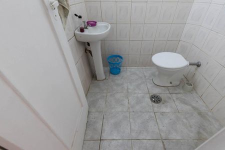 Banheiro Social de kitnet/studio para alugar com 1 quarto, 28m² em Vila Buarque, São Paulo