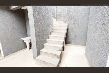 Casa à venda com 300m², 5 quartos e 3 vagasEscada