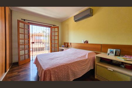 Casa à venda com 165m², 4 quartos e 3 vagasSuíte