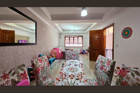 Casa à venda com 165m², 4 quartos e 3 vagasSala