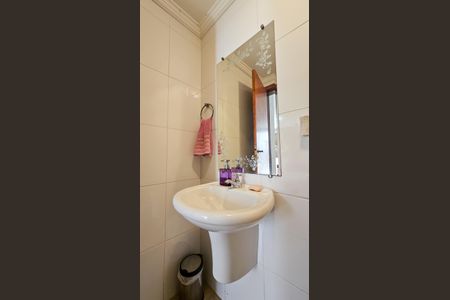 Casa à venda com 165m², 4 quartos e 3 vagasBanheiro de Serviço