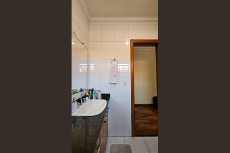 Casa à venda com 165m², 4 quartos e 3 vagasBanheiro da Suíte