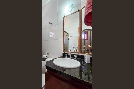 Casa à venda com 165m², 4 quartos e 3 vagasBanheiro 