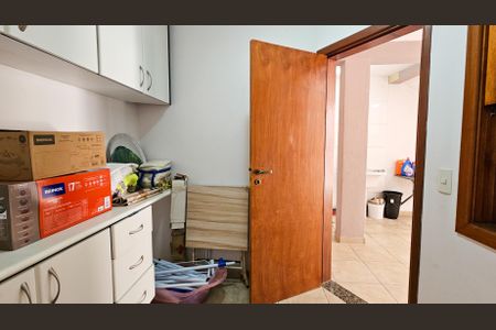 Casa à venda com 165m², 4 quartos e 3 vagasQuarto de Serviço