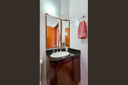 Casa à venda com 165m², 4 quartos e 3 vagasBanheiro 