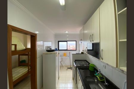 Cozinha de apartamento para alugar com 2 quartos, 65m² em Guilhermina, Praia Grande