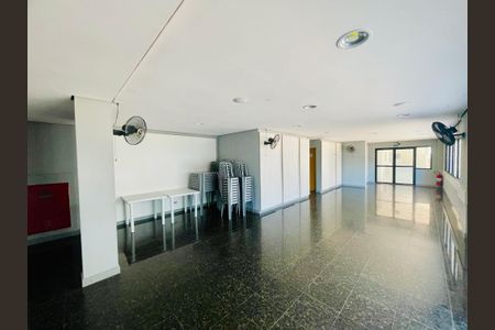 Apartamento à venda com 72m², 3 quartos e 2 vagas Apartamento à venda com 72m², 3 quartos e 2 vagasÁrea Comum - Salão de Festas