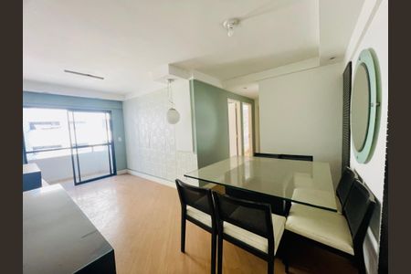Apartamento à venda com 72m², 3 quartos e 2 vagas Apartamento à venda com 72m², 3 quartos e 2 vagasSala de Jantar