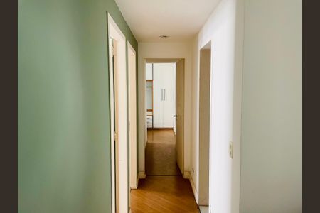 Apartamento à venda com 72m², 3 quartos e 2 vagas Apartamento à venda com 72m², 3 quartos e 2 vagasCorredor