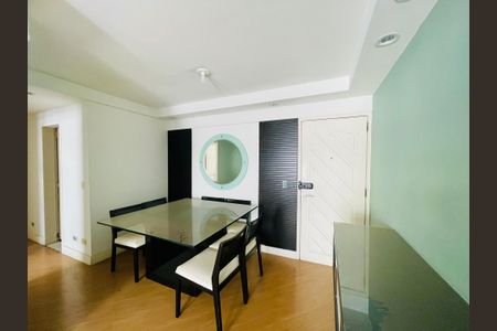 Apartamento à venda com 72m², 3 quartos e 2 vagas Apartamento à venda com 72m², 3 quartos e 2 vagasSala de Jantar
