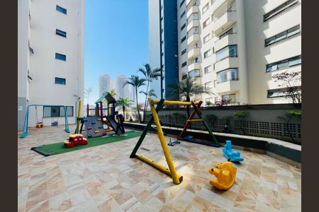 Apartamento à venda com 72m², 3 quartos e 2 vagas Apartamento à venda com 72m², 3 quartos e 2 vagasÁrea Comum - Playground