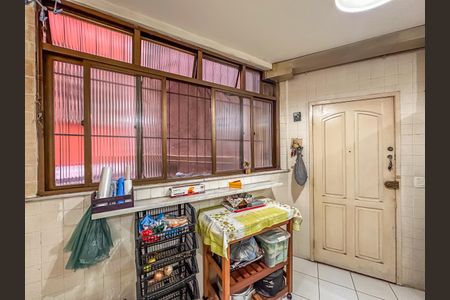 Apartamento à venda com 130m², 3 quartos e 1 vagaÁrea de Serviço