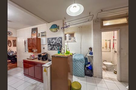 Apartamento à venda com 130m², 3 quartos e 1 vagaÁrea de Serviço