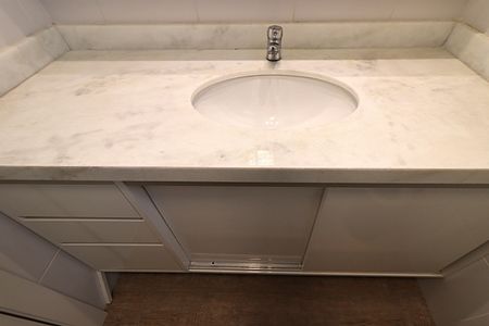 Apartamento à venda com 68m², 2 quartos e 2 vagasBanheiro Social