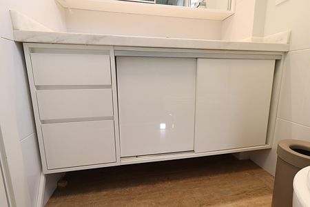 Apartamento à venda com 68m², 2 quartos e 2 vagasBanheiro Social