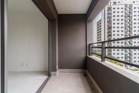 Varanda de kitnet/studio à venda com 1 quarto, 26m² em Campo Belo, São Paulo