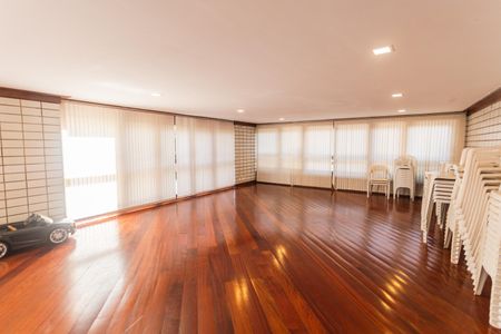 Apartamento à venda com 280m², 4 quartos e 3 vagasÁrea comum - Salão de festas