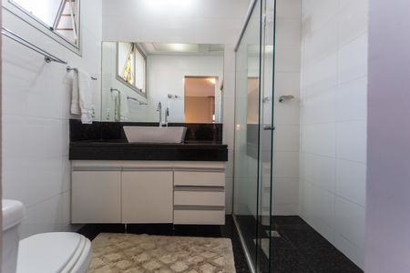 Apartamento à venda com 280m², 4 quartos e 3 vagasBanheiro da Suíte 1