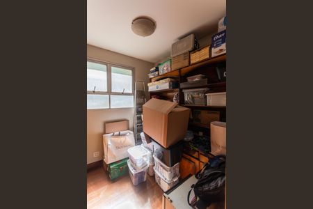 Apartamento à venda com 280m², 4 quartos e 3 vagasQuarto de Serviço 1