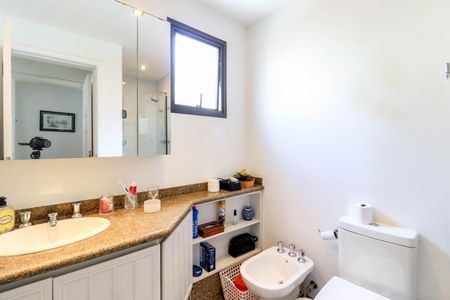 Apartamento para alugar com 167m², 3 quartos e 2 vagasBanheiro Social