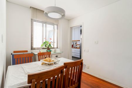 Apartamento para alugar com 167m², 3 quartos e 2 vagasCopa