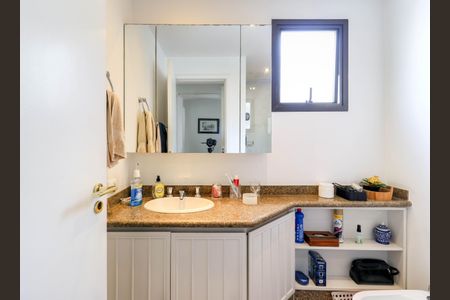 Apartamento para alugar com 167m², 3 quartos e 2 vagasBanheiro Social