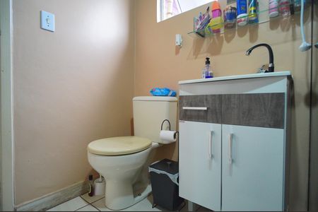 Casa à venda com 165m², 3 quartos e 2 vagasBanheiro