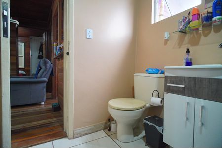 Casa à venda com 165m², 3 quartos e 2 vagasBanheiro