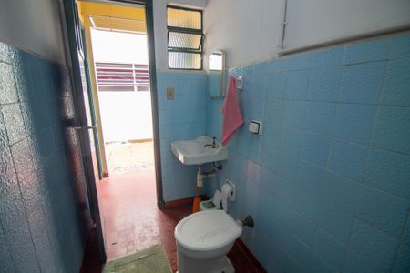 Casa à venda com 206m², 5 quartos e 3 vagasBanheiro de Serviço