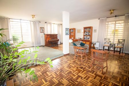 Sala de casa à venda com 5 quartos, 206m² em Campo Belo, São Paulo