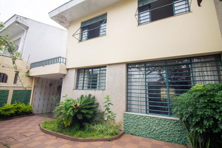 Casa à venda com 206m², 5 quartos e 3 vagasFachada Interna