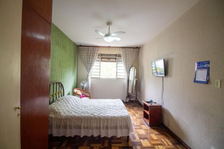 Casa à venda com 206m², 5 quartos e 3 vagasSuíte 2