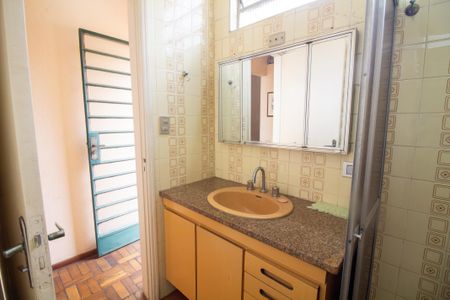 Casa à venda com 206m², 5 quartos e 3 vagasBanheiro