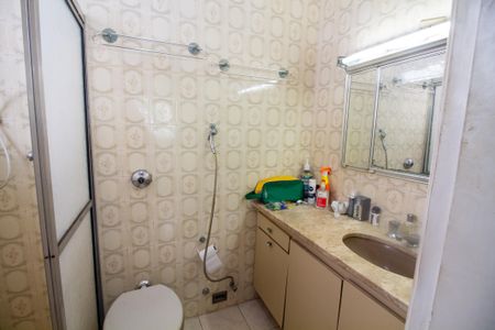 Casa à venda com 206m², 5 quartos e 3 vagasBanheiro da Suíte 1