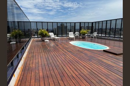 Apartamento à venda com 140m², 4 quartos e 2 vagasPiscina