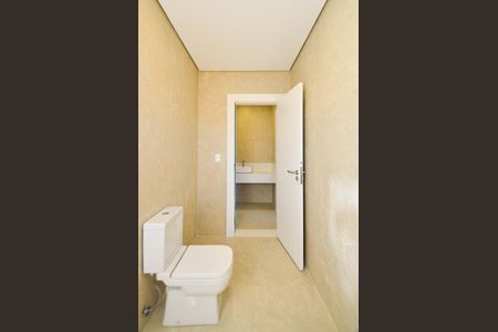 Casa de condomínio para alugar com 358m², 4 quartos e 4 vagasBanheiro Semi-Suíte  