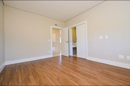 Casa de condomínio para alugar com 358m², 4 quartos e 4 vagasSemi Suíte 1