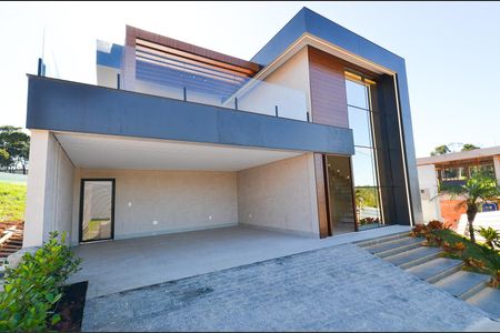 Casa de condomínio para alugar com 358m², 4 quartos e 4 vagasGaragem