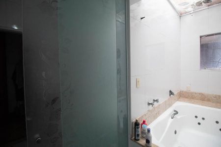 Casa para alugar com 320m², 5 quartos e 6 vagasBanheiro da Suíte