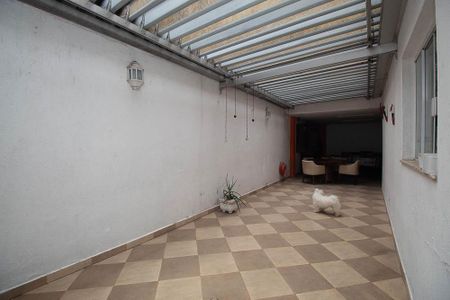 Casa para alugar com 320m², 5 quartos e 6 vagasGaragem / Quintal