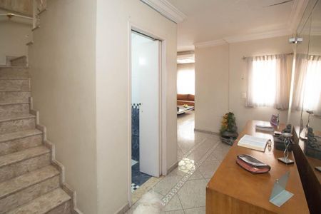 Casa para alugar com 320m², 5 quartos e 6 vagasCorredor