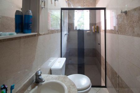 Casa para alugar com 320m², 5 quartos e 6 vagasBanheiro Social