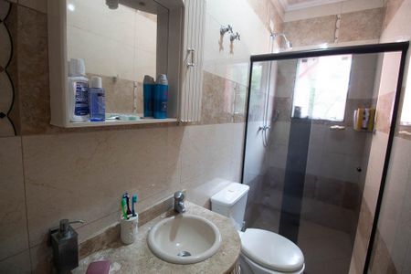 Casa para alugar com 320m², 5 quartos e 6 vagasBanheiro Social