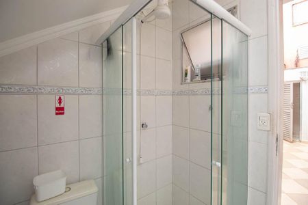 Casa para alugar com 320m², 5 quartos e 6 vagasBanheiro de Serviço