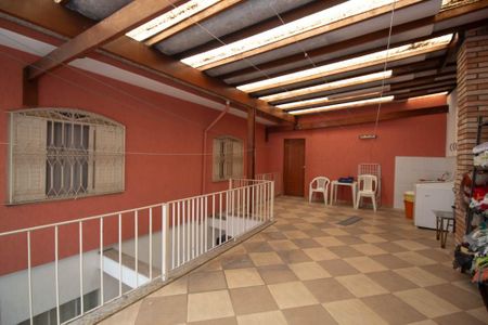 Casa para alugar com 320m², 5 quartos e 6 vagasÁrea de Serviço