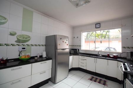 Casa para alugar com 320m², 5 quartos e 6 vagasCozinha