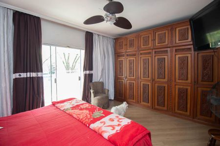 Casa para alugar com 320m², 5 quartos e 6 vagasSuíte