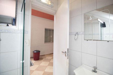 Casa para alugar com 320m², 5 quartos e 6 vagasBanheiro de Serviço