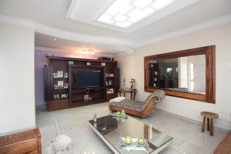 Casa para alugar com 320m², 5 quartos e 6 vagasSala